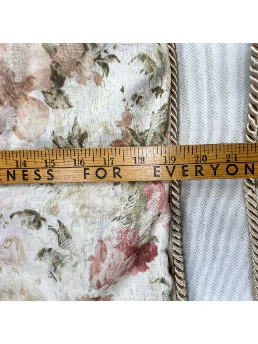 Vintage JCPenney Home Collection Floral Ruffled Pillow Shams Bedding Cream